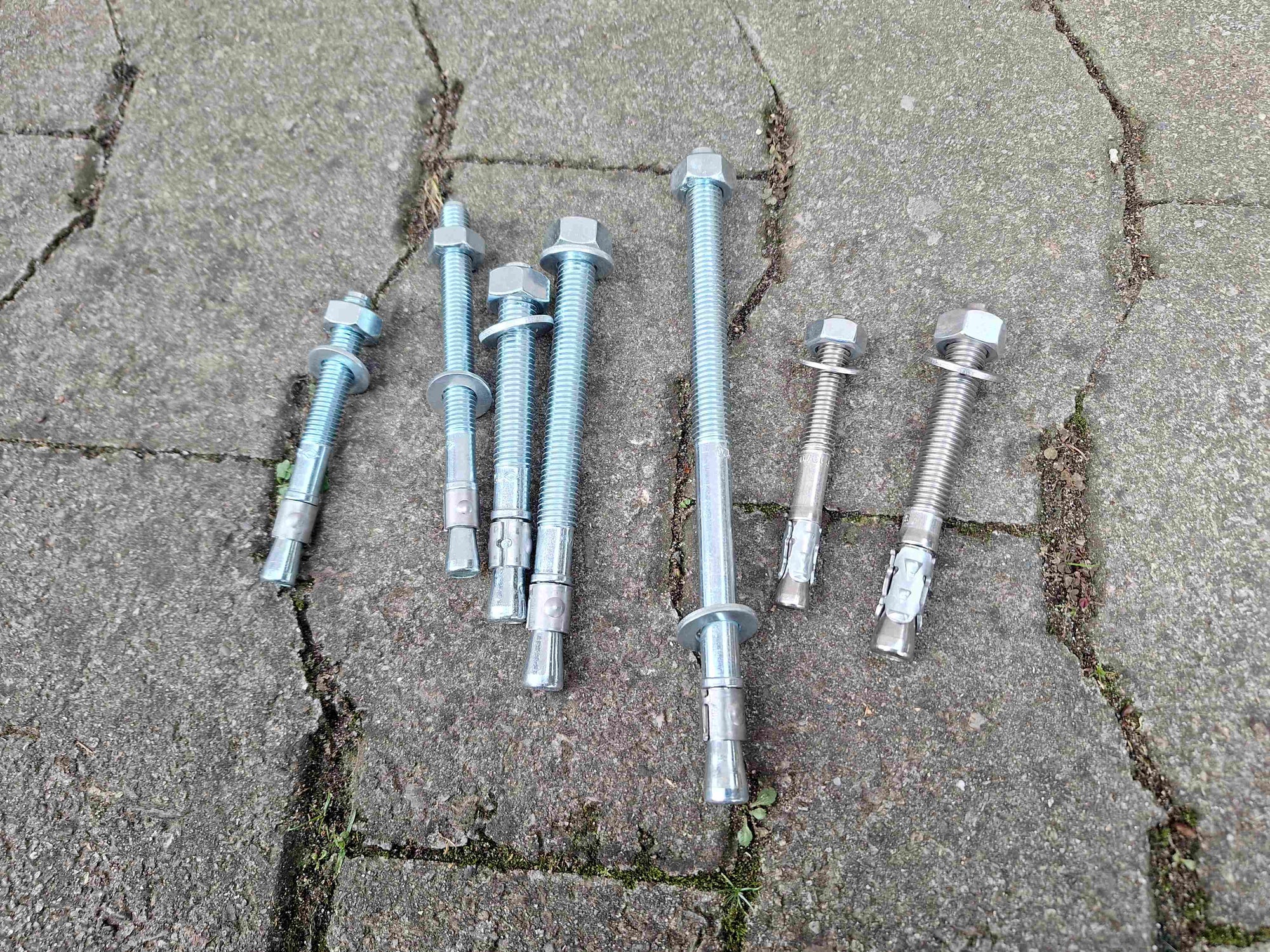Ankerschrauben / Bolzenanker verzinkt oder rostfrei