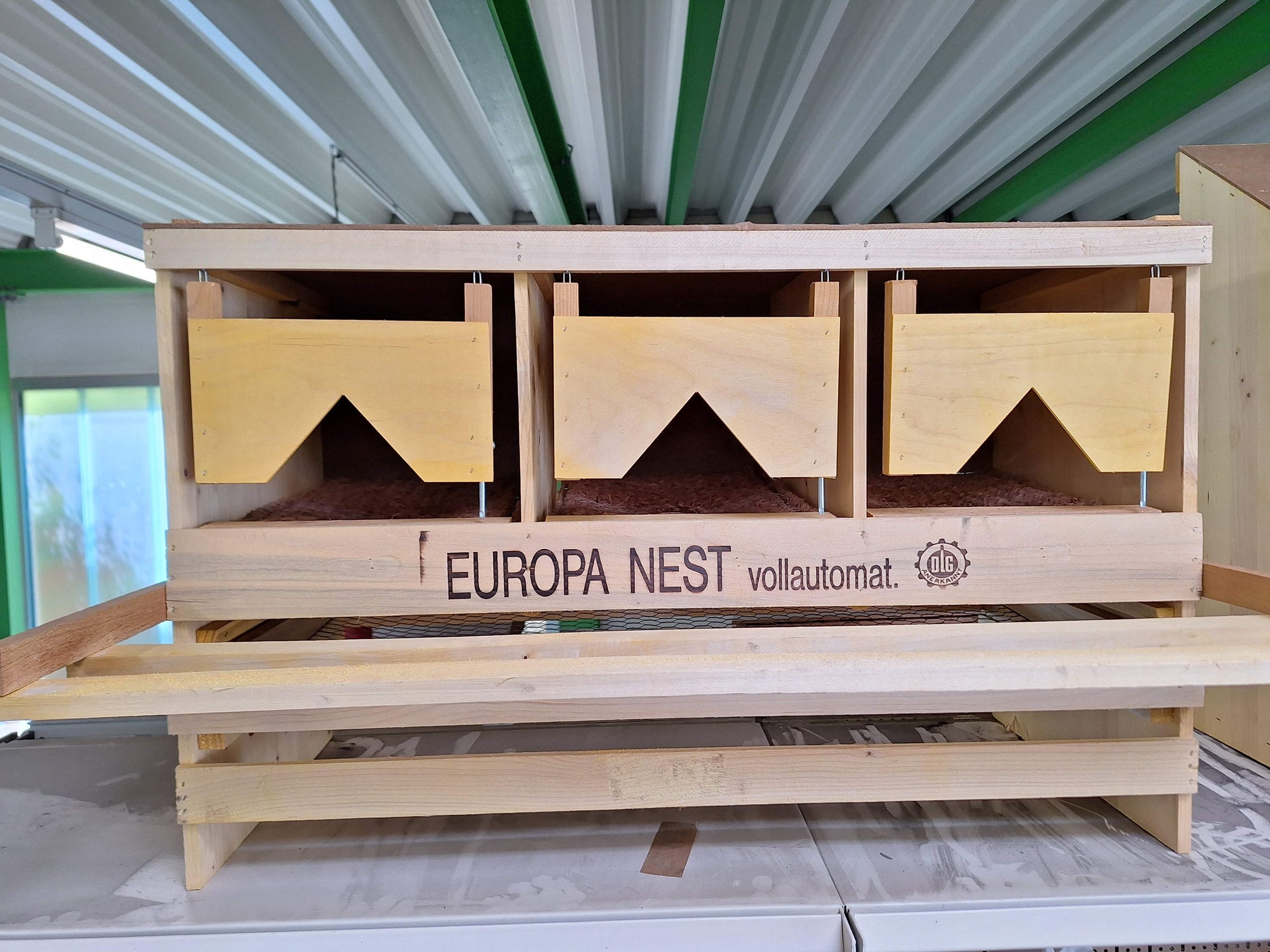 Europa Legenester für Hühner