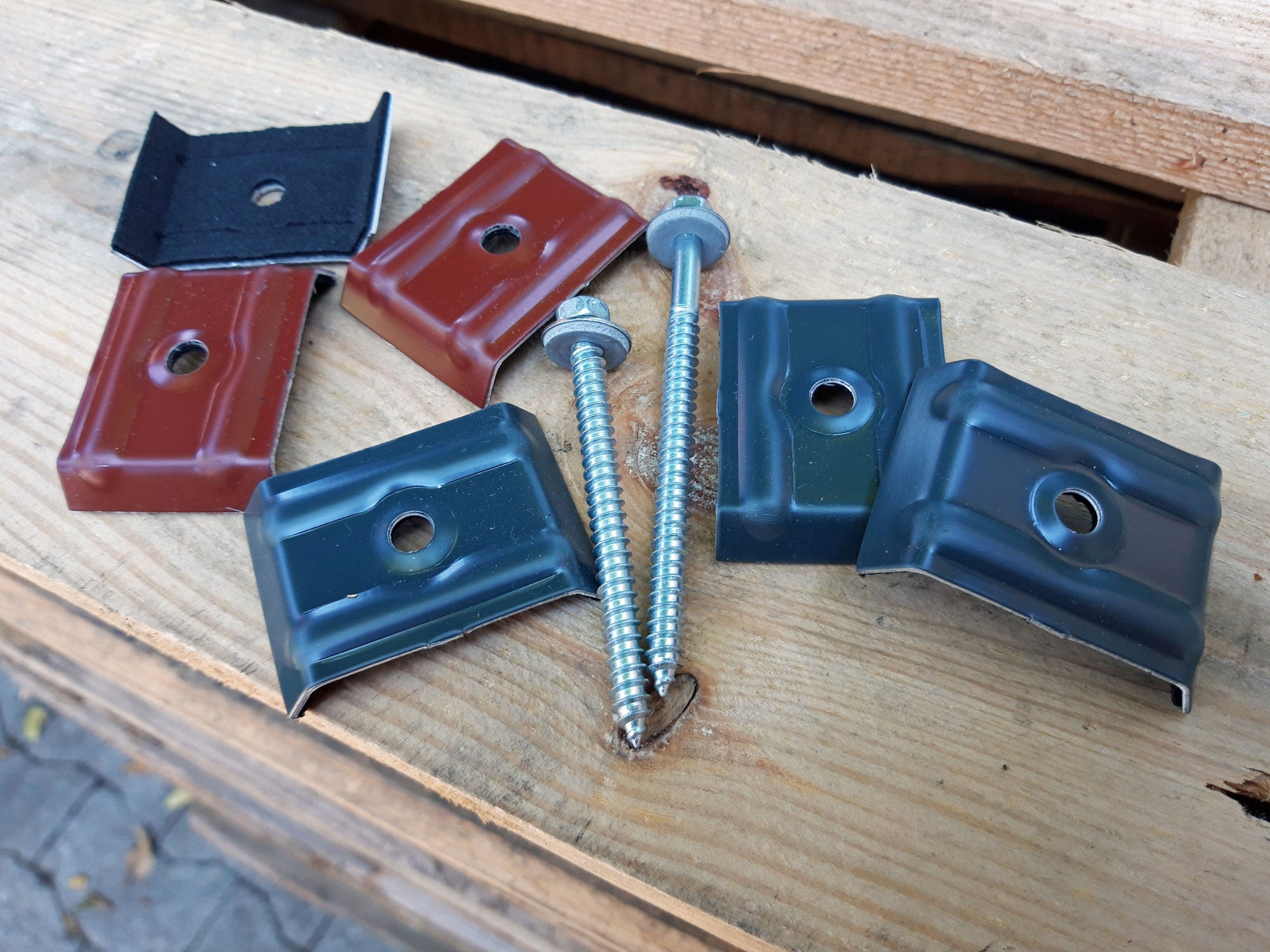 Trapezbleche / Profilbleche rotbraun RAL 8012 mit Lackschaden/etwas Weissrost