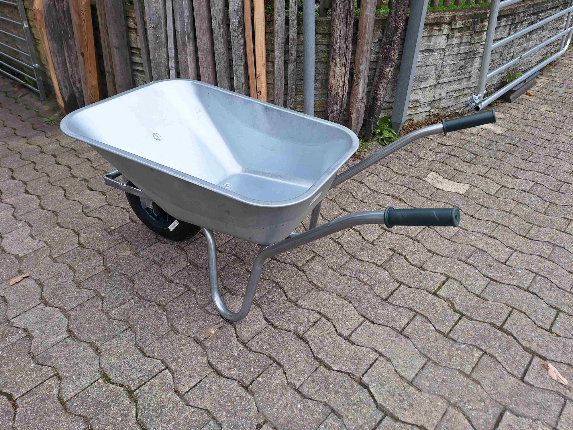 Karrette mit verzinkter Mulde 90 Liter