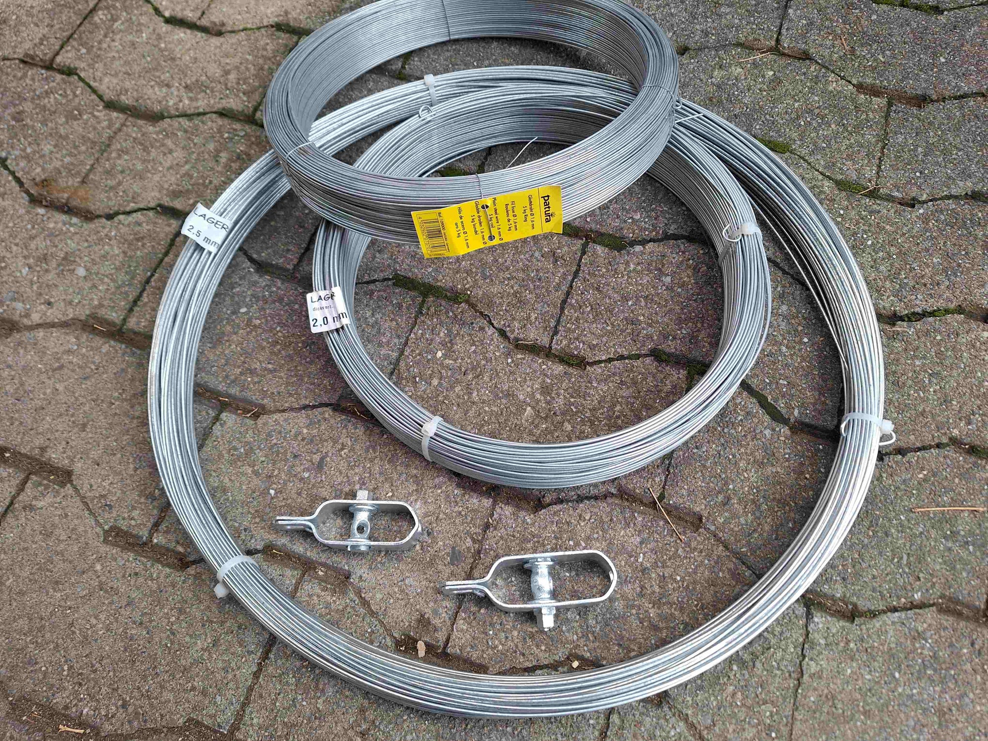 Verzinkter Zaundraht und Drahtspanner