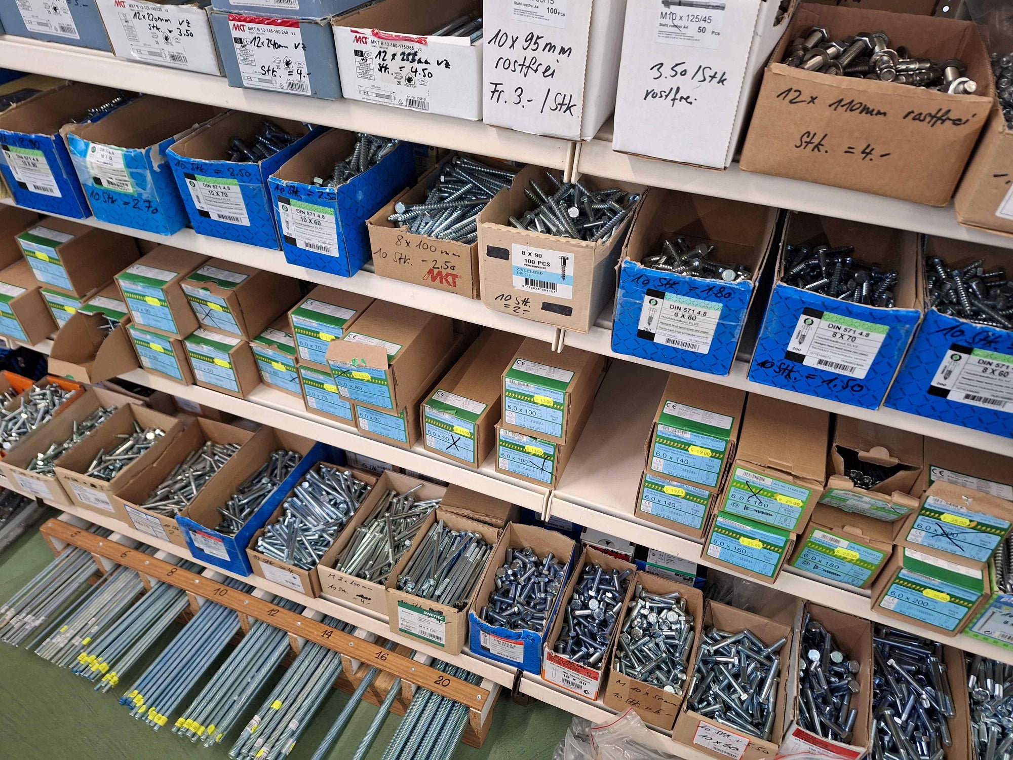 Schloss-Schrauben, Maschinen-Schrauben, Unterlags-Scheiben...